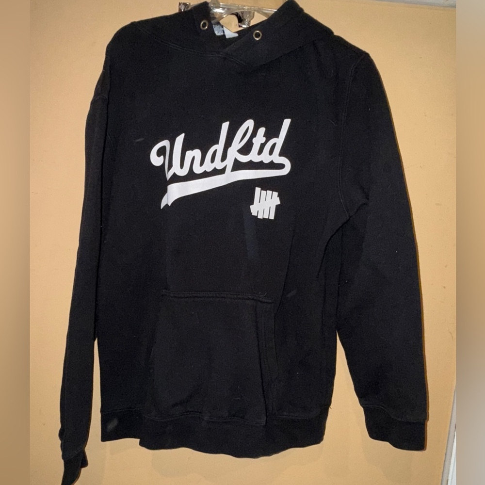 Undefeated Black hoodie, Size M, pockets